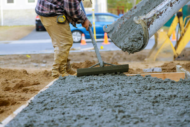 Best Concrete Flooring Contractor  in Clifton, IL